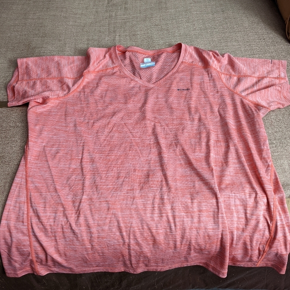 ❌SOLD❌ Columbia OmniCool T-Shirt - Picture 1 of 3